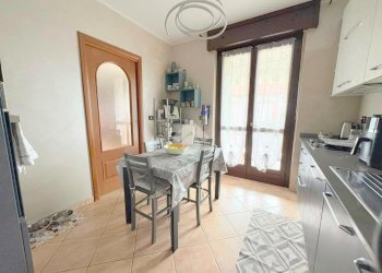 Four-room apartment Via Giuseppe Verdi, San Francesco al Campo - photo 7
