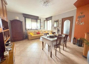 Four-room apartment Via Giuseppe Verdi, San Francesco al Campo - photo 9