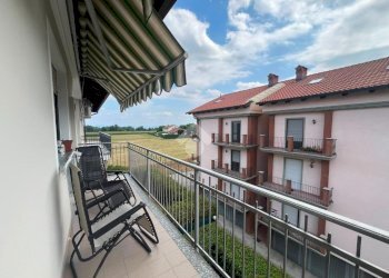 Four-room apartment Via Giuseppe Verdi, San Francesco al Campo - photo 12