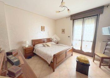 Four-room apartment Via Giuseppe Verdi, San Francesco al Campo - photo 14