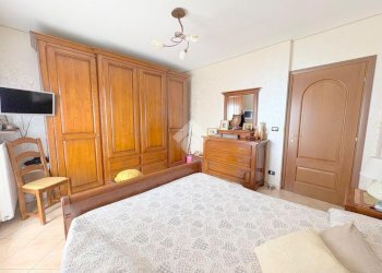 Four-room apartment Via Giuseppe Verdi, San Francesco al Campo - photo 16