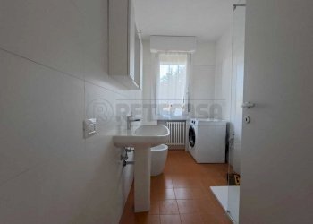 bagno finestrato - Appartamento Leoncavallo 8, Arzignano - foto 11