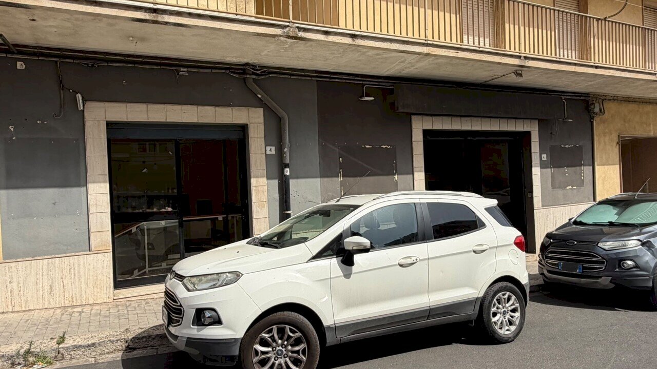 WhatsApp Image 2026-07-31 at 16.47.53 - Locale Commerciale Via Lombardia, Ragusa - foto 1