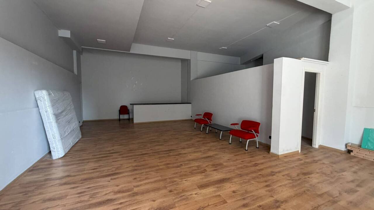 WhatsApp Image 2026-07-31 at 16.49.46 - Locale Commerciale Via Lombardia, Ragusa - foto 1