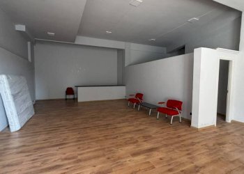WhatsApp Image 2026-07-31 at 16.49.46 - Locale Commerciale Via Lombardia, Ragusa - foto 1