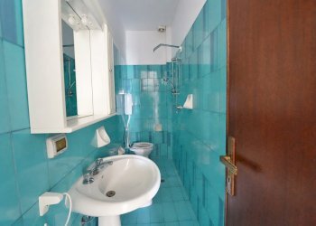 Bagno con doccia - Appartamento Via Caduti in Guerra 2/A, Santarcangelo di Romagna - foto 11