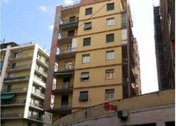 2 - Trilocale Via Aldo Manuzio 17/13, Genova (zona San Fruttuoso) - foto 1