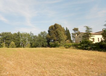 e29.jpg - Agricultural land Via Castellaccio, Rimini - photo 1
