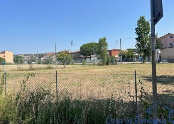 IMG_0636.jpg - Building land via giovanni boccaccio, Coriano - photo 2