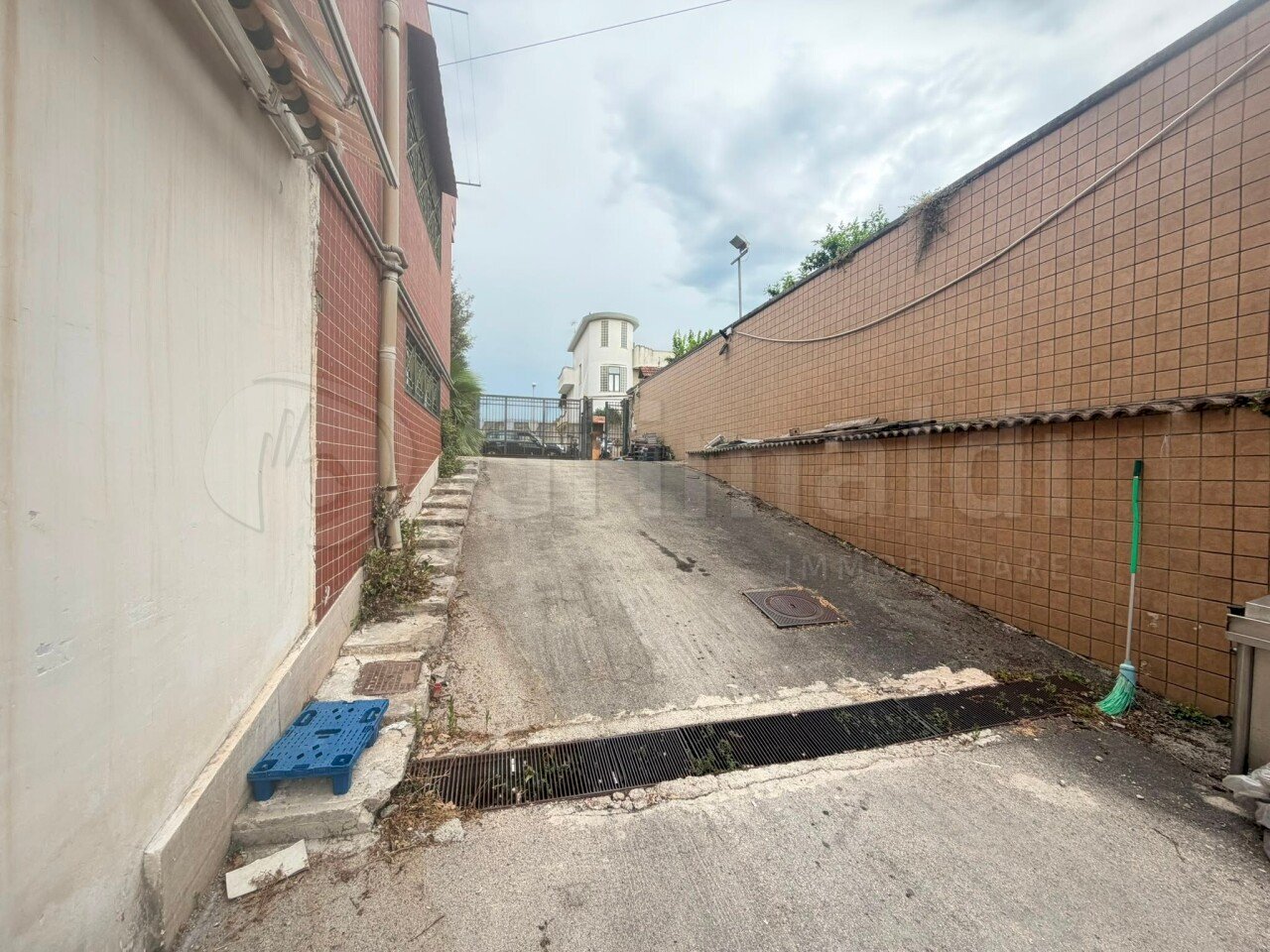 3 - Commercial Premises Melito di Napoli - photo 3