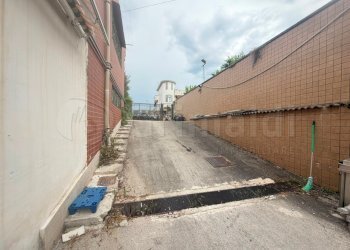 3 - Commercial Premises Melito di Napoli - photo 3
