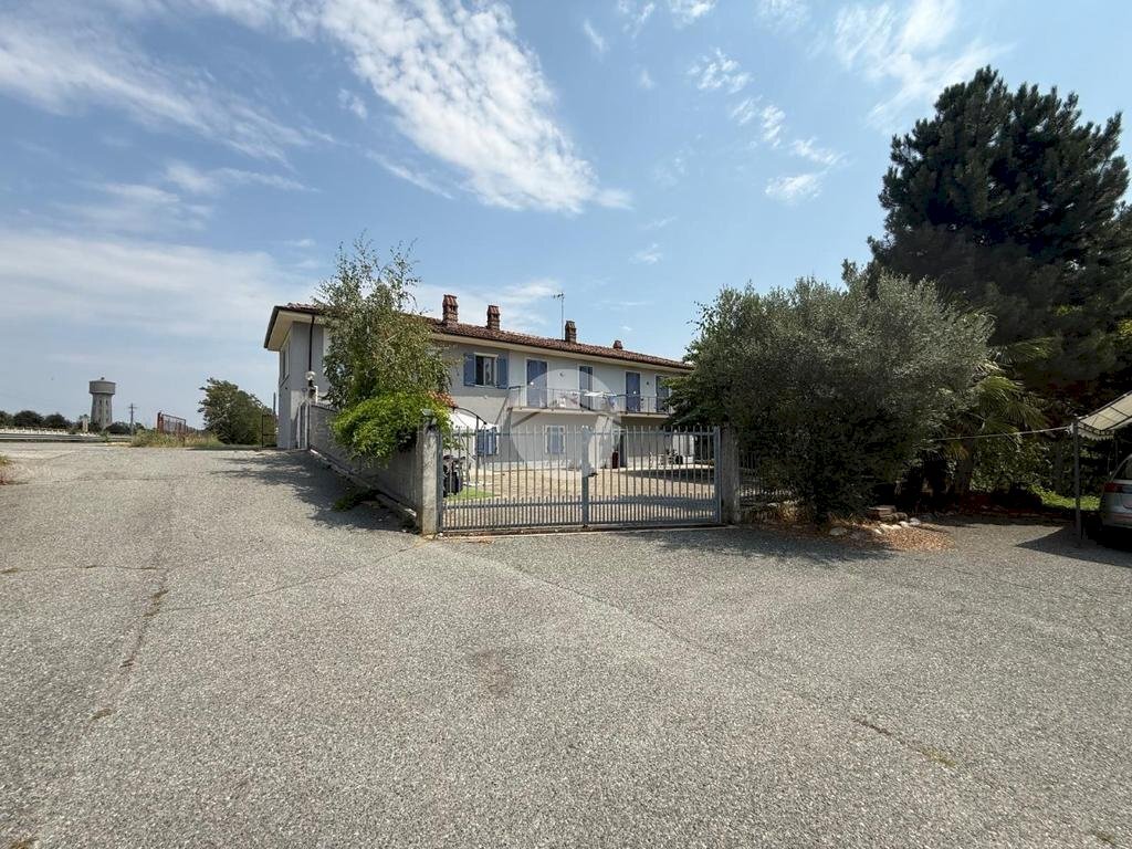 Four-room apartment Via Cuneo, Fossano - photo 1