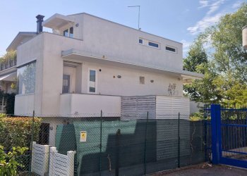 Foto 1 - Casa semi indipendente Via Colombarola
 
22, Sirmione - foto 1