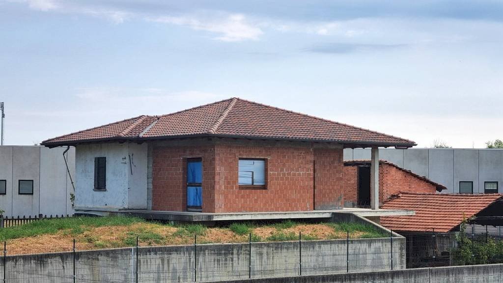 Facciata - Villa via Santa Marta, 21, Gattinara - photo 2