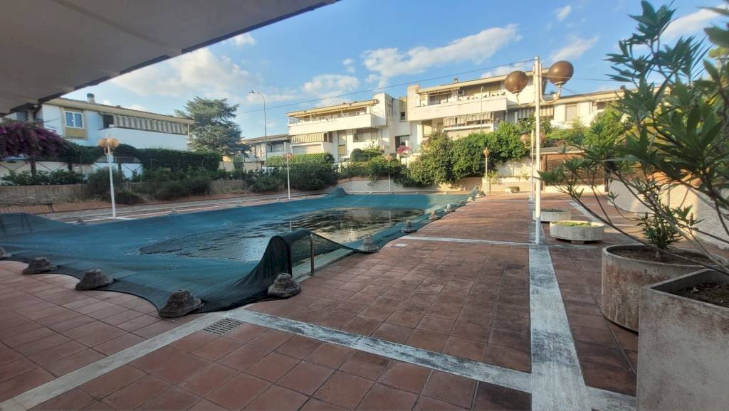 Piscina - Quadrilocale via Narcisi, 67, Anzio - foto 1