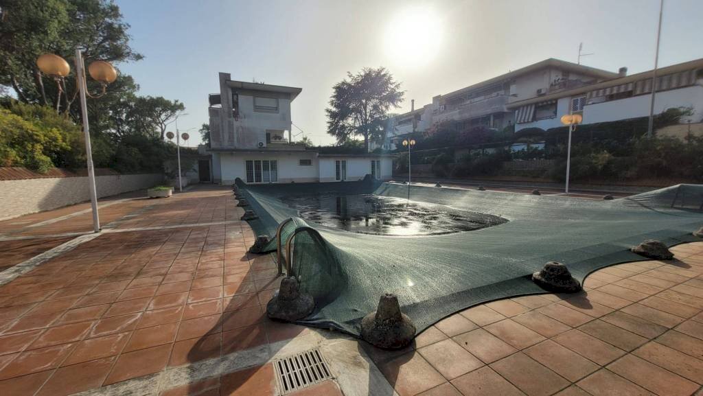 Piscina - Quadrilocale via Narcisi, 67, Anzio - foto 2