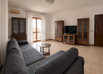 Salone - Appartamento via Fabio Gori, Roma (zona Lido di Ostia) - foto 3