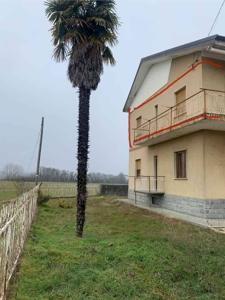 Quadrilocale Via Castelletto Stura, frazione Madonna Delle Grazie, Cuneo - foto 1