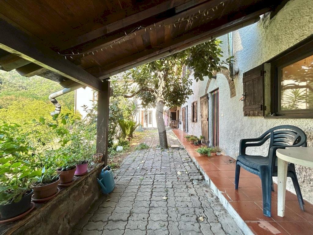 Casa semi indipendente Via S. Bartolomeo del Bosco, Savona - foto 1