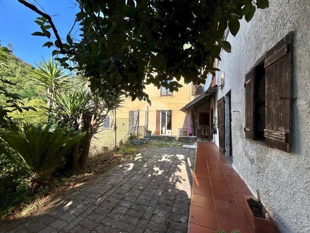 Casa semi indipendente Via S. Bartolomeo del Bosco, Savona - foto 2