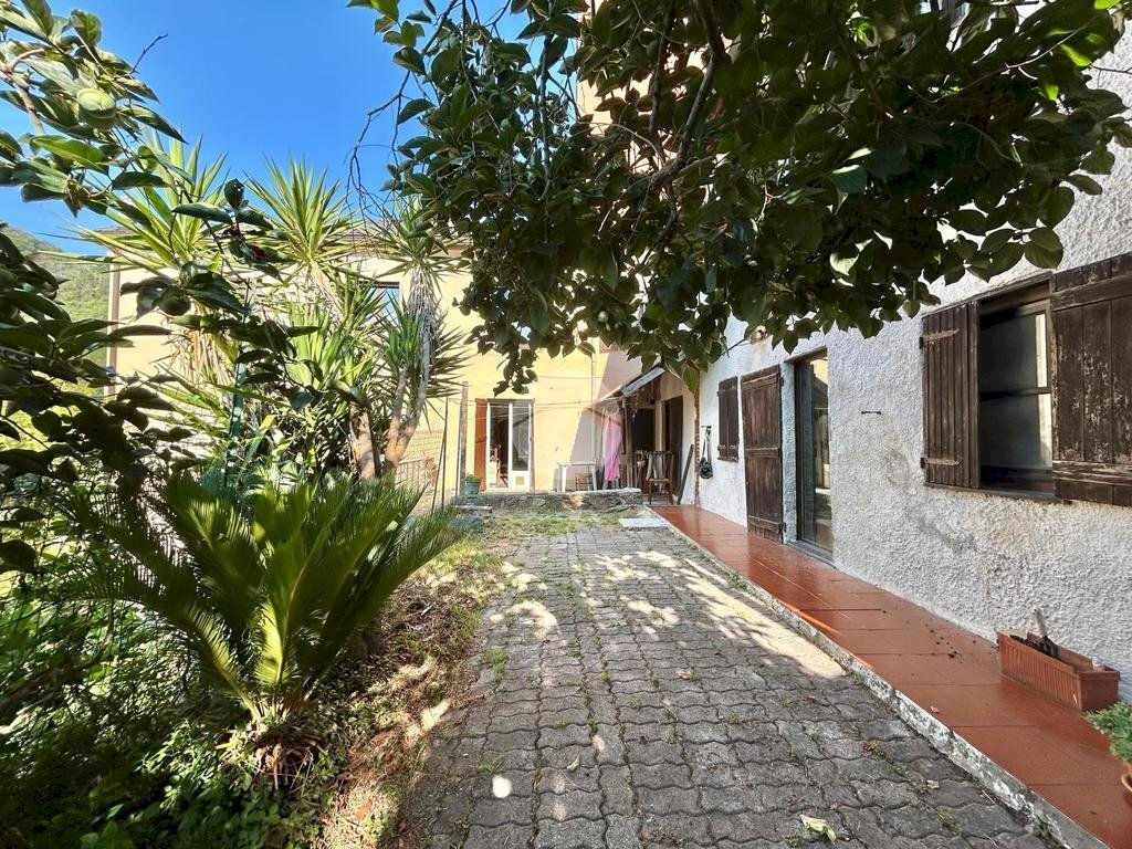 Casa semi indipendente Via S. Bartolomeo del Bosco, Savona - foto 3