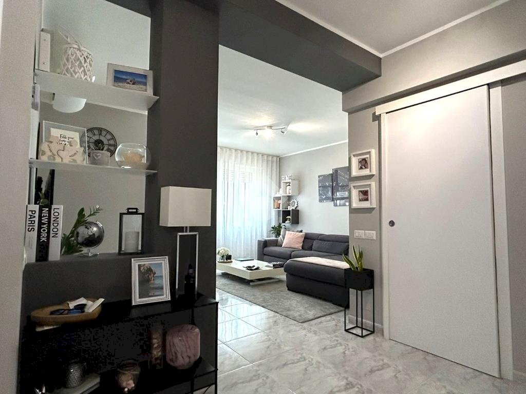 Three-room apartment Via Torquato Tasso, Solaro - photo 2