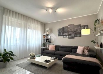 Three-room apartment Via Torquato Tasso, Solaro - photo 1