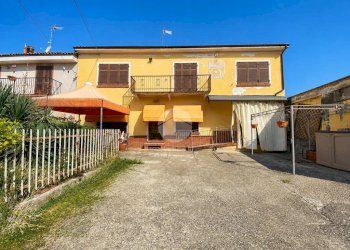 Semi-detached house Via depretis, Calliano - photo 1