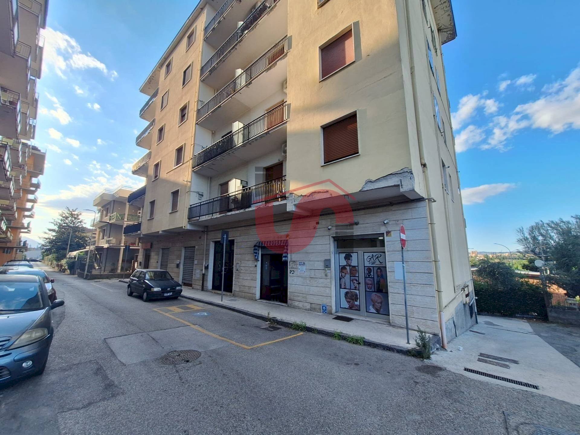 Foto 1 - Commercial Premises via Giuseppe Castellano, Benevento - photo 1
