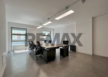 Ufficio - Office Via Magatti
3, Varese - photo 2
