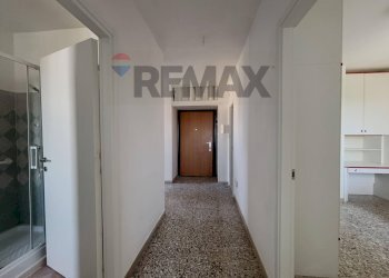 Hall / corridoio - Appartamento Piazza Giuseppe Mazzini
 
26, Lanciano - foto 16