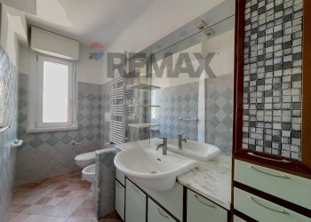 Bagno - Appartamento Piazza Giuseppe Mazzini
 
26, Lanciano - foto 31