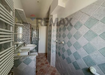 Bagno - Appartamento Piazza Giuseppe Mazzini
 
26, Lanciano - foto 33