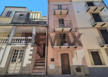 Edificio all\'aperto - Casa semi indipendente Corso Silvio Spaventa
 
41, Bomba - foto 1