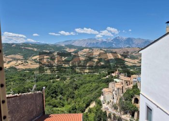 Vista delle montagne - Casa semi indipendente Corso Silvio Spaventa
 
41, Bomba - foto 10