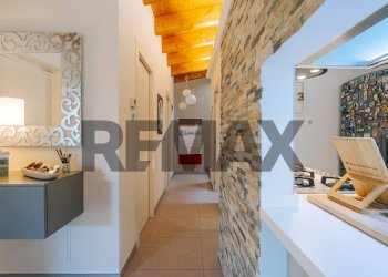Hall / corridoio - Semi-detached house Contrada Costa di Chieti
 
15, Lanciano - photo 7