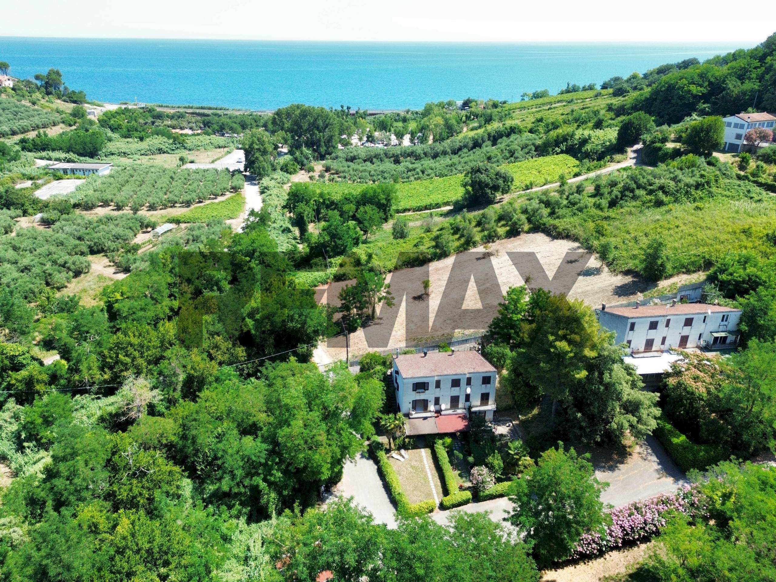 Vista dell\'acqua - Semi-detached house Contrada foce
 
snc, Rocca San Giovanni - photo 1