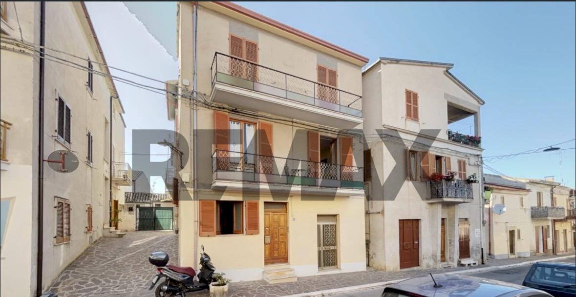 Edificio all\'aperto - Casa semi indipendente Corso Adriatico
 
39, Villalfonsina - foto 1