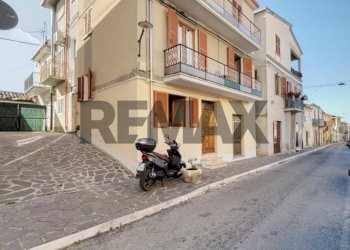 Edificio all\'aperto - Casa semi indipendente Corso Adriatico
 
39, Villalfonsina - foto 2