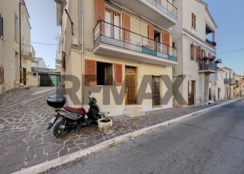 Edificio all\'aperto - Casa semi indipendente Corso Adriatico
 
39, Villalfonsina - foto 4