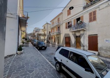 Edificio all\'aperto - Casa semi indipendente Corso Adriatico
 
39, Villalfonsina - foto 38