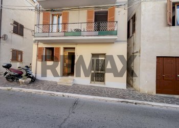 Edificio all\'aperto - Casa semi indipendente Corso Adriatico
 
39, Villalfonsina - foto 40