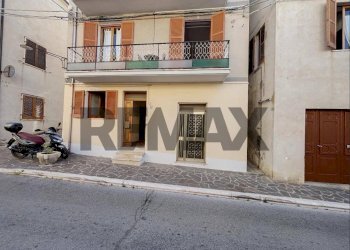 Edificio all\'aperto - Casa semi indipendente Corso Adriatico
 
39, Villalfonsina - foto 42