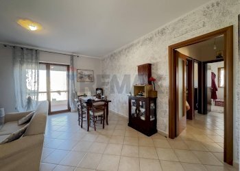 Sala da pranzo - Apartment Via Teofilo Patini
 
50, Castel Frentano - photo 16