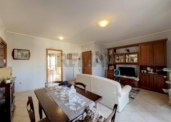 Sala da pranzo - Apartment Via Teofilo Patini
 
50, Castel Frentano - photo 19