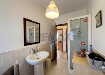 Bagno - Apartment Via Teofilo Patini
 
50, Castel Frentano - photo 25