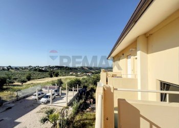 Balcone - Apartment Via Teofilo Patini
 
50, Castel Frentano - photo 32