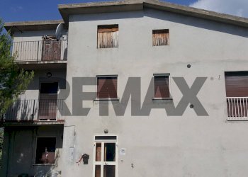 Edificio all\'aperto - Casa indipendente C.da Collegrande
 
189, Roccascalegna - foto 1