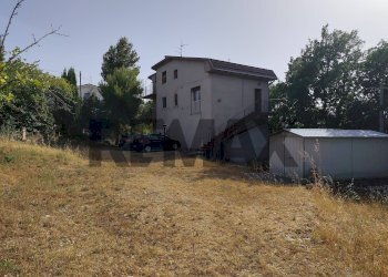Casa all\'aperto - Casa indipendente C.da Collegrande
 
189, Roccascalegna - foto 2
