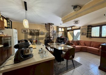 Sala da pranzo - Villa a Schiera Contrada Passo Tucci
26, San Vito Chietino - foto 7
